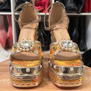 Azalea Wang Platform